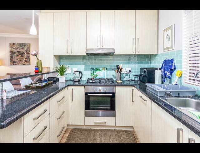 2 BEDROOM APARTMENT TO LET IN CENTURY CITY